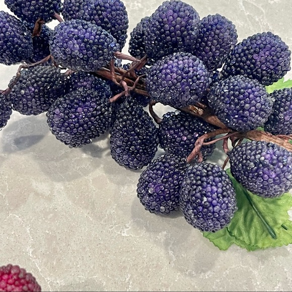 Lot of 3 - Vintage Beaded Grape Clusters. Artificial Fruit Decor. - Picture 3 of 4